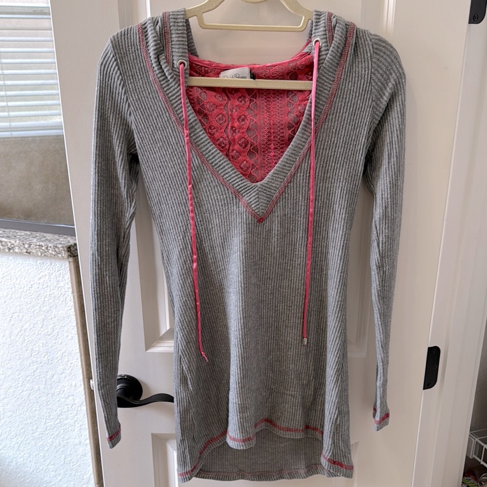 RARE BEACH BUNNY GREY/CORAL LACE COVER UP